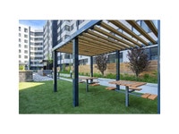 295 Dufferin Street is conveniently located minutes away from Liberty Village in Toronto, with hundr... (image 8)