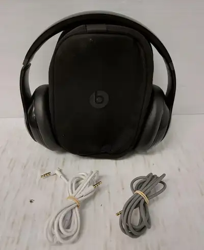 (92514-1) Beats A2924 Headphones, View more