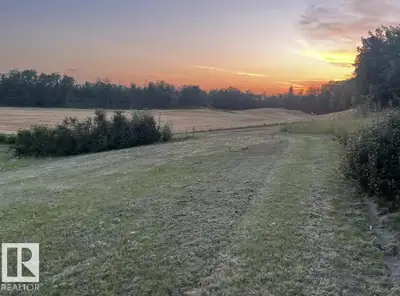 GORGEOUS 5 ACRES...PERFECT SPOT TO BUILD YOUR DREAM HOME!...CLOSE TO ELK ISLAND PARK...EASY COMMUTE...