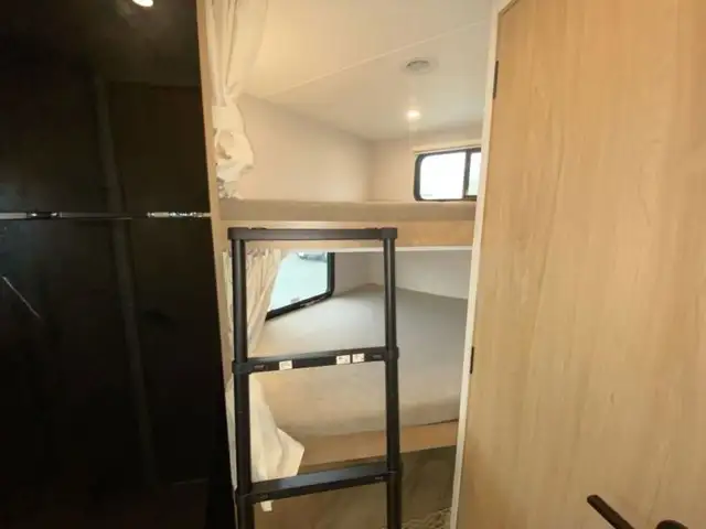 2026 Winnebago Thrive 22MBH in Travel Trailers & Campers in Bedford - Image 20