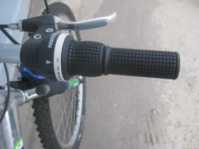 Almost new Aluminum bike 26” tires 21 speeds. Lock. | Mountain ...