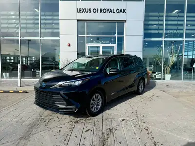 This 2024 Toyota Sienna LE AWD 8 Passenger makes an immediate impression curb side, with a highly sc...