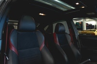 Subaru WRX STI 2021: - Extérieur noir CRYSTAL BLACK SILICA avec intérieur en cuir noir et microfibre... (image 2)