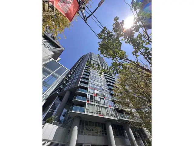 2108 233 ROBSON STREET Vancouver, British Columbia in Long Term Rentals in Vancouver - Image 3