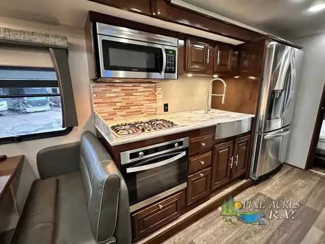 2018 Forest River RV Georgetown 7 Series 34P7 only 12 k Miles in RVs & Motorhomes in Moncton - Image 22