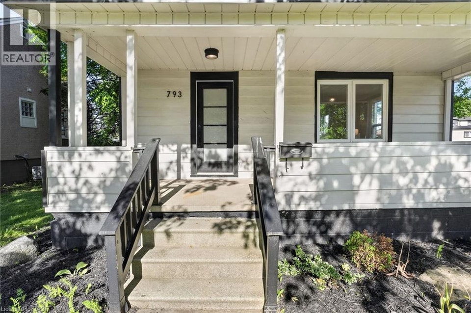 793 STEELE Street Port Colborne, Ontario 3
