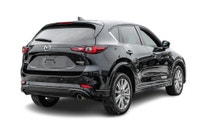 Nouvel Arrivage! La Mazda CX-5 Signature 2023 est un VUS intermédiaire raffiné et bien adapté aux be... (image 3)