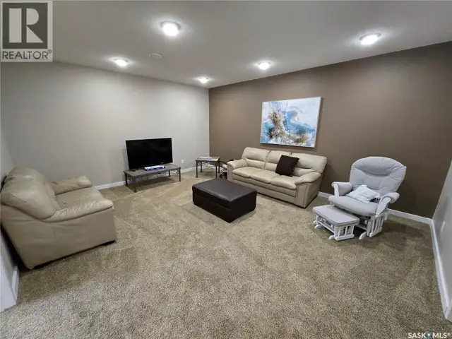 721 Barber CRESCENT Weyburn, Saskatchewan in Houses for Sale in Regina - Image 39