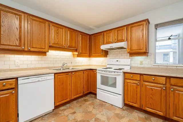 212 15255 18 AVENUE Surrey, British Columbia in Condos for Sale in Delta/Surrey/Langley - Image 11