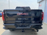 Take a look at this FULLY-LOADED Denali 3500 Heavy-Duty Duramax Diesel.... With every option includi... (image 5)