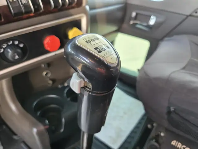 2014 KENWORTH T800 in Heavy Trucks in Saskatoon - Image 36