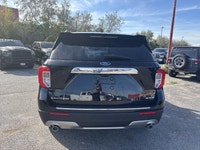 Clean Car Fax**Ford**Explorer**Limited**4WD**2.3L**Leather Seats**Heated and Ventilated Seats**Heate... (image 5)