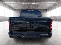 ADAPTIVE CRUISE CONTROL, TRAILER HITCH, REMOTE ENGINE START, AUTO HIGH-BEAM HEADLIGHTS, HEATED DOOR... (image 3)