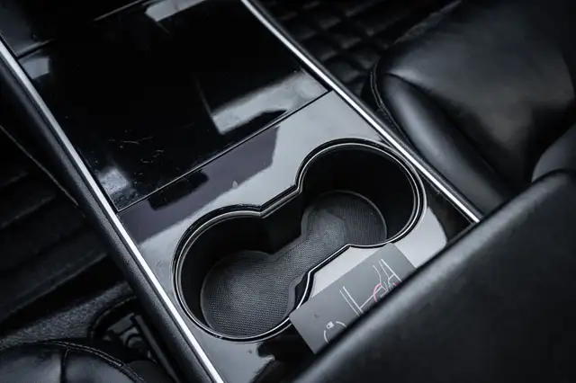 2020 Tesla Model 35348208500388761615