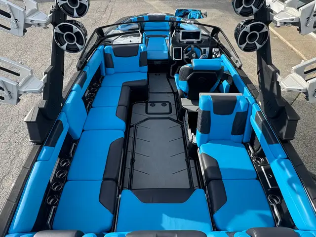 2021 Malibu M240 in Powerboats & Motorboats in Saskatoon - Image 11