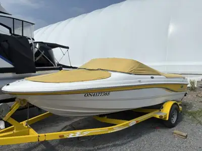 Bay Marine Sales 2006 Chaparral 180ss Merc 4.3 Mpi, on a trailer. 2006 Chaparral 180ss Merc 4.3 Mpi,...