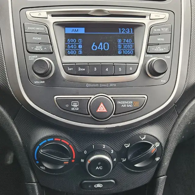 2017 Hyundai Accent SE in Cars & Trucks in St. Catharines - Image 12