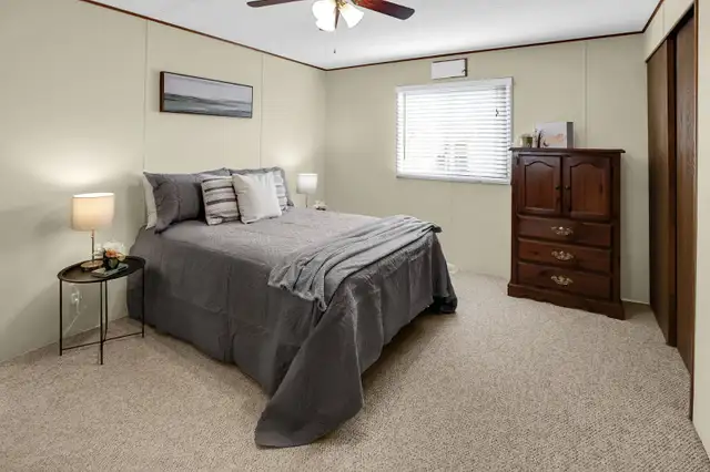 SPACIOUS BUNGALOW W/SERENE VIEWS - 3 BED, 2 BATH in Houses for Sale in Hamilton - Image 7