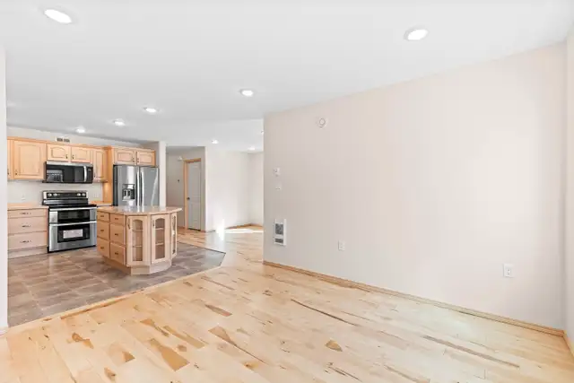 NO CONDO FEES Gorgeous Townhome w Realtor® Tamara Cromarty in Houses for Sale in Whitehorse - Image 18