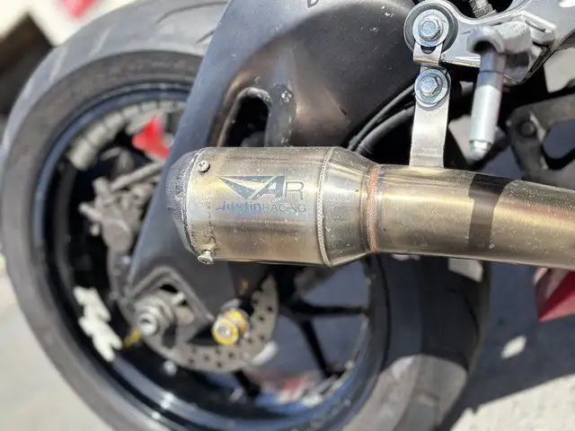 2021 HONDA CBR1000RR-RED! in Street, Cruisers & Choppers in Saskatoon - Image 7