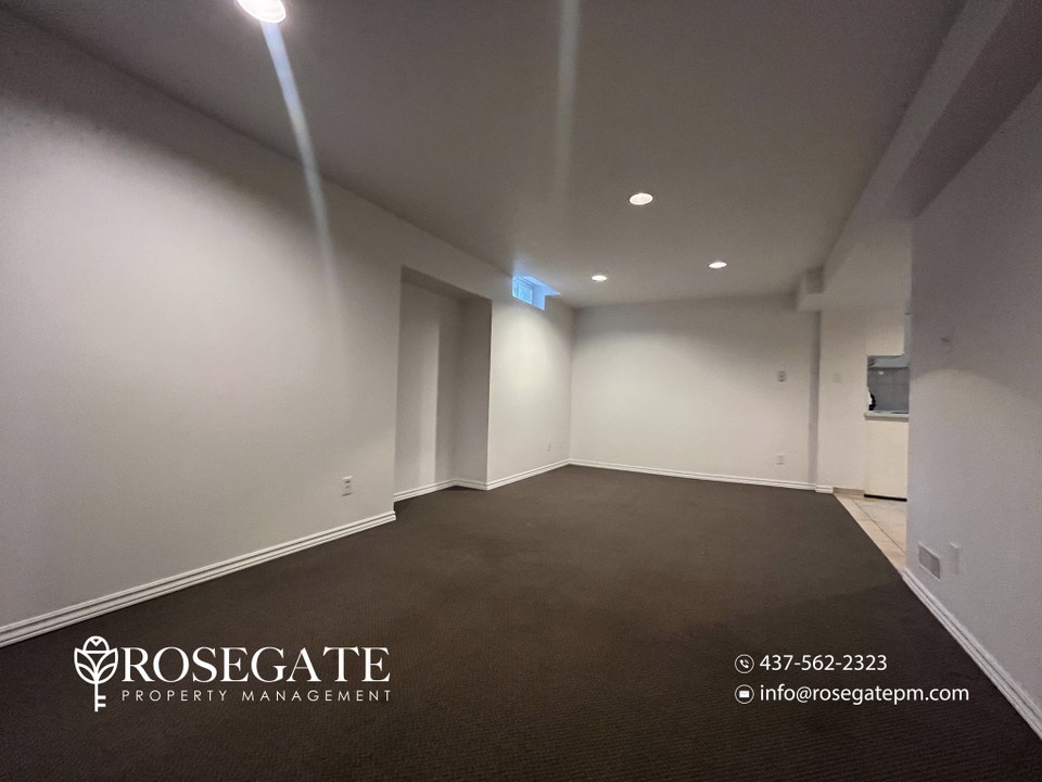 Spacious 2-Bedroom Basement Apartment in Oakville 4