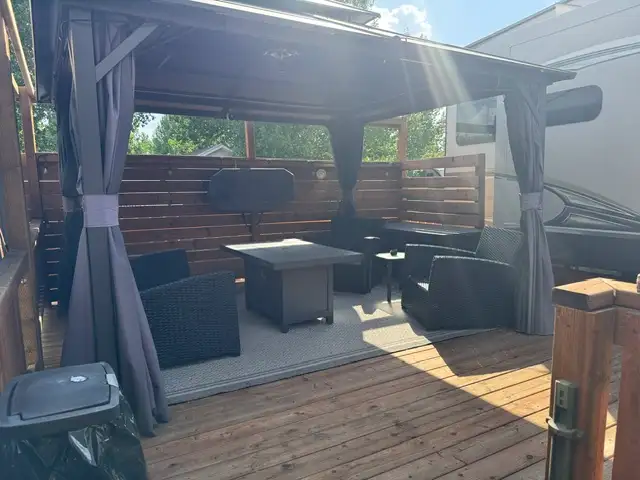 RV campsite with trailer for sale in Alberta in Canada - Image 6