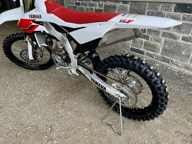 2026 YAMAHA YZ450F - 70th ANNIVERSARY - INSTANT CASH REBATE or 0 in Dirt Bikes & Motocross in Guelph - Image 4