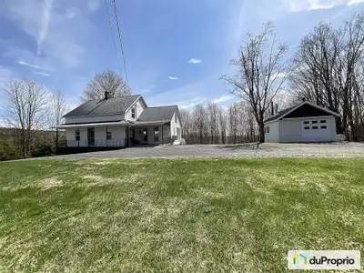 Magnifique maison avec terre de 53,48 acres (2 329 719,24 p.c.) qui comprend un érablière, des plant...