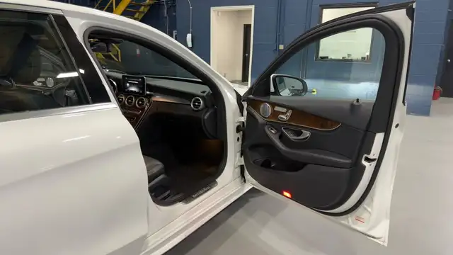 2015 Mercedes-Benz C-Class C300, Accident Free, Amg Pkg, Sunroof in Cars & Trucks in Oakville / Halton Region - Image 11