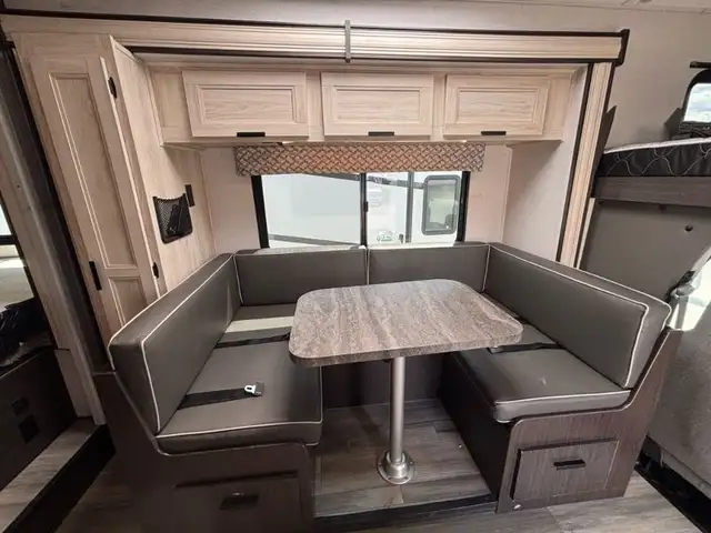 2023 Forester 2441 CD in RVs & Motorhomes in Laval / North Shore - Image 19