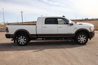 TIRES: LT285/60R20E OWL ON-/OFF-ROAD,LOWER TWO-TONE PAINT,220-AMP ALTERNATOR,GVWR: 4 535 KGS (10 000... (image 4)