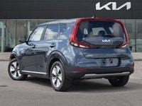 Experience urban versatility redefined with the distinctive Gray 2022 KIA SOUL EV. Perfectly sized f... (image 3)