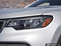 This Jeep Compass delivers a Intercooled Turbo Regular Unleaded I-4 2.0 L/122 engine powering this A... (image 9)
