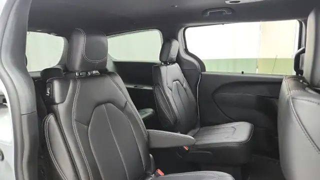 2026 Chrysler Grand Caravan in Cars & Trucks in Lethbridge - Image 36