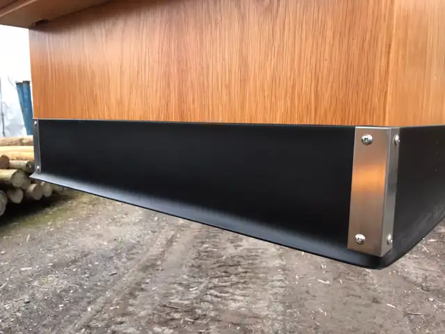 Îlot de laboratoire (table) in Dressers & Wardrobes in Drummondville - Image 7