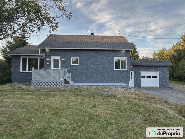 $295,900 - Bungalow for sale in Caplan — photo 3
