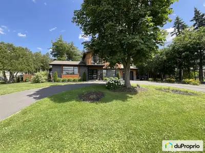 NOUVEAU SUR LE MARCHÉ - STYLE DE VIE - MONT SAINT-HILAIRE Profitez d'un cadre exceptionnel au bord d...