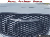 2023 Chrysler 300 Touring Bright White Clearcoat Pentastar 3.6L V6 VVT 8-Speed Automatic Call us at... (image 8)