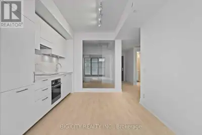 Welcome To Upper East Village, Leaside's Luxury Condo Building. Beautiful & Spacious 2 Bed+Den, 2 Ba...