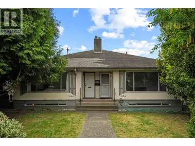 Rare opportunity to own a 6,200 sqft R4 zoned lot in a prime Lower Lonsdale location! This 3,362 sqf...