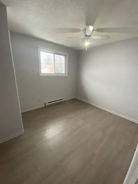 5 Spacious Student Bedroom Available on Noecker St! (Unit B) in Long Term Rentals in Kitchener / Waterloo - Image 3