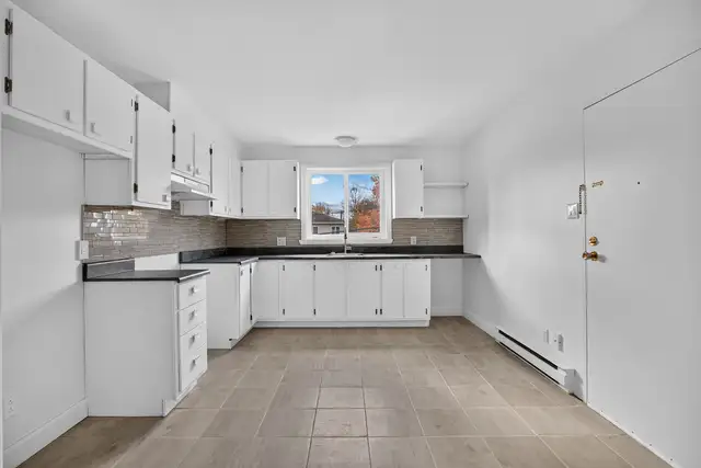 4 1/2 on St-Charles Street, NEUFCHATEL / LEBOURGNEUF – AVAILABLE IMMEDIATELY