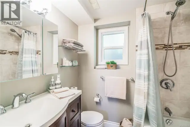 1720 McLauchlin Dr Courtenay, British Columbia in Houses for Sale in Comox / Courtenay / Cumberland - Image 32