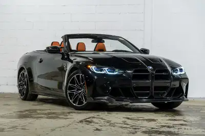 Francais: * Ensemble Premium * Toit souple noir * M Drive Pro * Système de son ambiophonique Harman/...