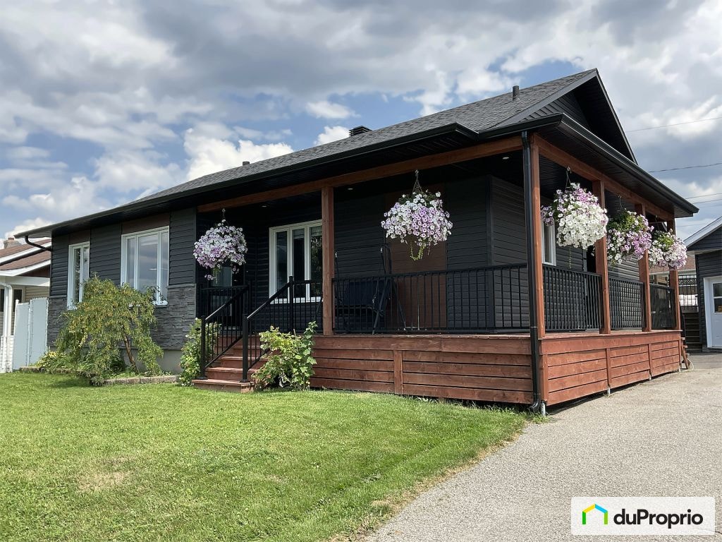 $389,000 - Bungalow for sale in Métabetchouan-Lac-à-la-Croix — photo 2