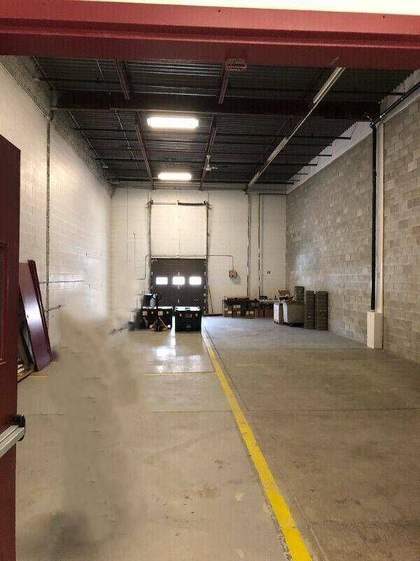 2,053 sqft semi-pvt industrial warehouse for rent in Mississauga in Commercial & Office Space for Rent in City of Toronto