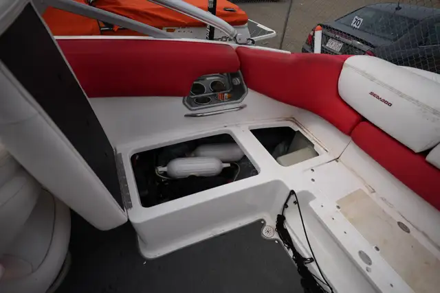 2009 SEA DOO WAKE 230 in Powerboats & Motorboats in Red Deer - Image 14