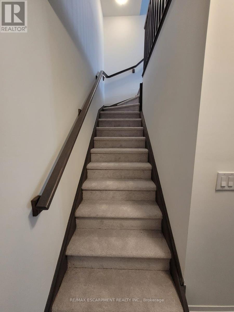 913 - 585 COLBORNE STREET E Brantford, Ontario 3