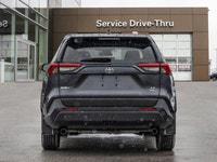*Heated Seats, Apple CarPlay, Android Auto, Blind Spot Monitoring, Lane Keep Assist!* The RAV4 opens... (image 5)