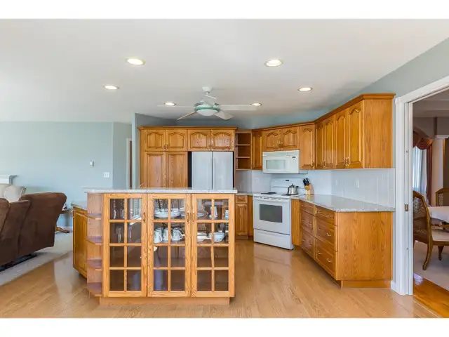 35148 KNOX CRESCENT Abbotsford, British Columbia in Houses for Sale in Abbotsford - Image 5